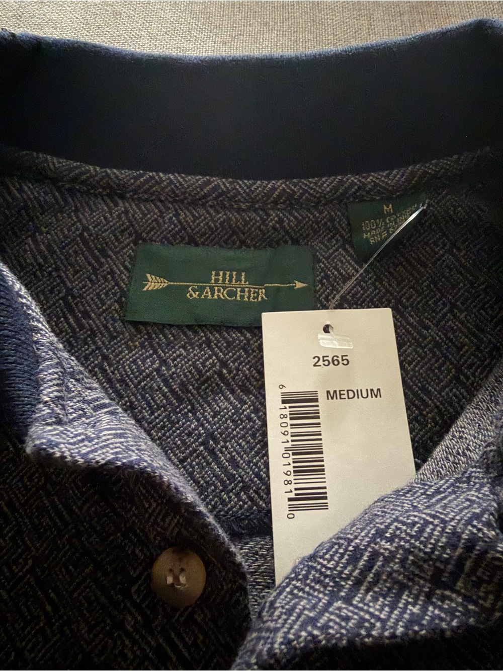 Hill and Archer Navy Textured Polo with Contrast Collar - Picture 4 of 4